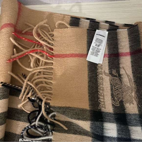 BURBERRYS Check Wool Blanket Nova Beige Scarf - Picture 2 of 7